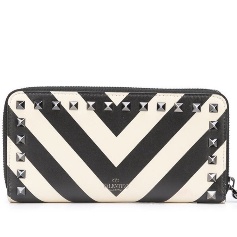 Valentino Garavani Rockstud Chevron Print Striped Zip Around Wallet Black White